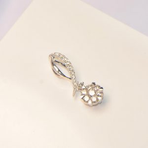 Diamant Anhänger in Weissgold Blüte