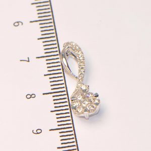 Diamant Anhänger in Weissgold Blüte