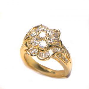 Diamantring Gelbgold Baguette und Brillant über 1 Karat