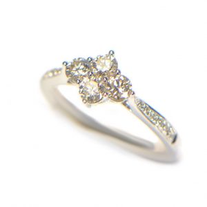 Diamantring Weissgold 18K modern 5 1