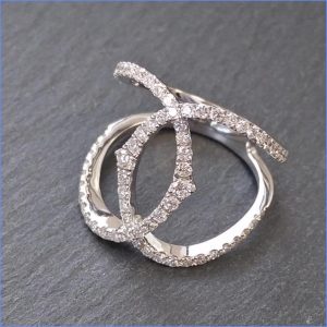 Diamantring Weissgold modern fast 4 Karat