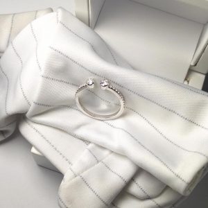 Diamantring Zwei Köpfe Weissgold