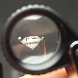 Brillant unter der Lupe