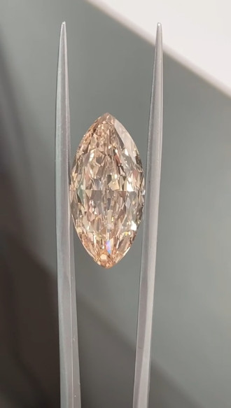 10 ct. orange brown navette