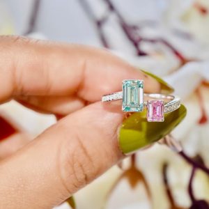 Diamond ring color diamond pink and green