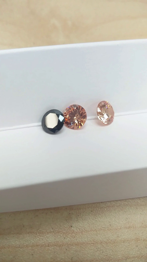 Schwarzer Diamant vs Champagner und Cognac Diamant thumb