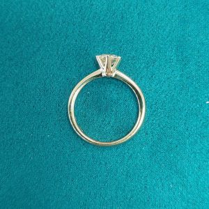 Diamantring 0,74 ct. Dreiviertelkaräter Gelbgold 6 Krappen Verlobungsring