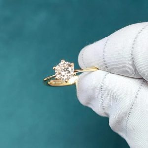 Diamantring 0,74 ct. Dreiviertelkaräter Gelbgold 6 Krappen