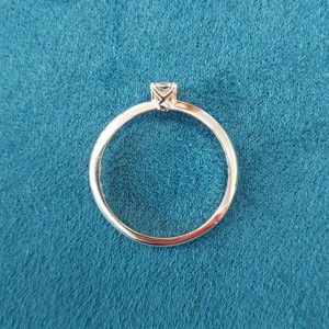 Diamantring klein 0,23 ct. Gelbgold 4 Krappen-559x559