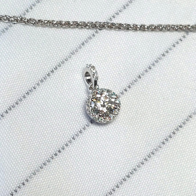 Diamant Anhänger mit Besatzdiamanten