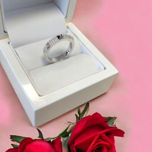 Diamantring Weissgold modern 1-600x600