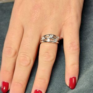 Diamantring mehrere Steine 0,45 ct. elegant auffallend und für jeden Tag