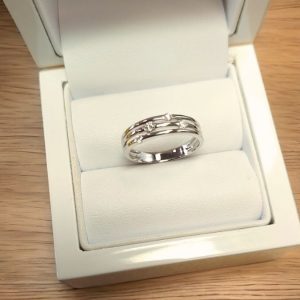 Diamantring mehrere Steine dezent Weissgold