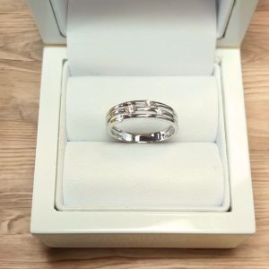 Diamantring mehrere Steine dezent Weissgold