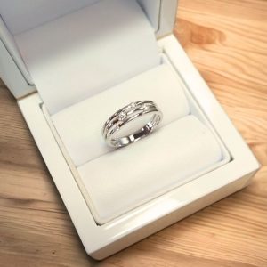 Diamantring mehrere Steine dezent Weissgold