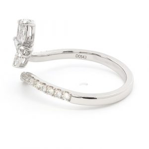 Ring Blüte Tropfen Pear offen Brillant 18K Weissgold