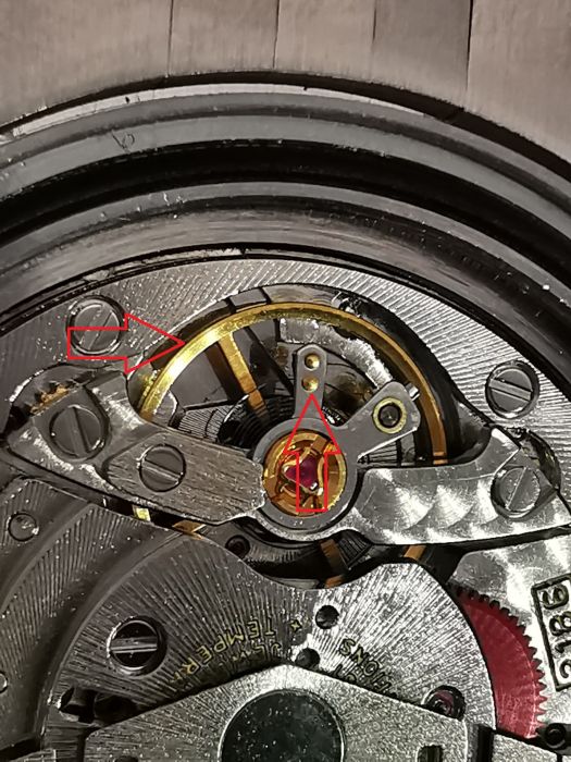 Rolex Fake Detail Unruh ohne Masseschrauben dafuer Regulierhebel