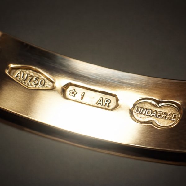 Klassisch. Zeitlos. Und für jeden Tag. Eheringe von UNOAERRE in 18 Gelbgold