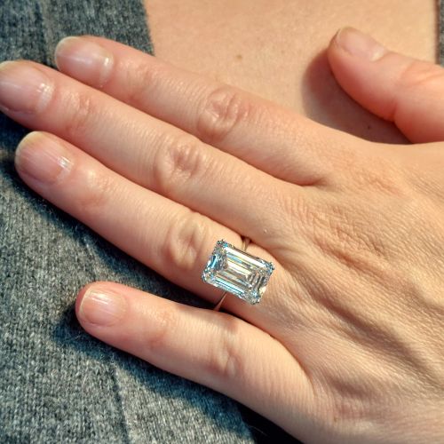 Emerald 9 ct. Labordiamant Smaragdschliff IGI