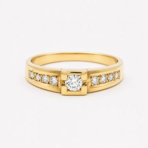 Goldring klein mit Diamanten