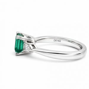 Emerald 1,16 ct. Diamantring Gravur