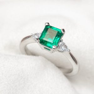 Emerald Ring 1,16 ct. Platinring 950